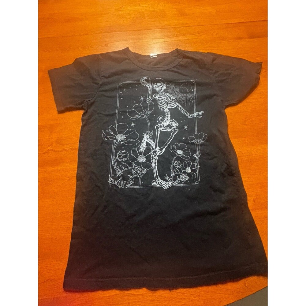Black Skeleton Girly Goth T-Shirt Medium